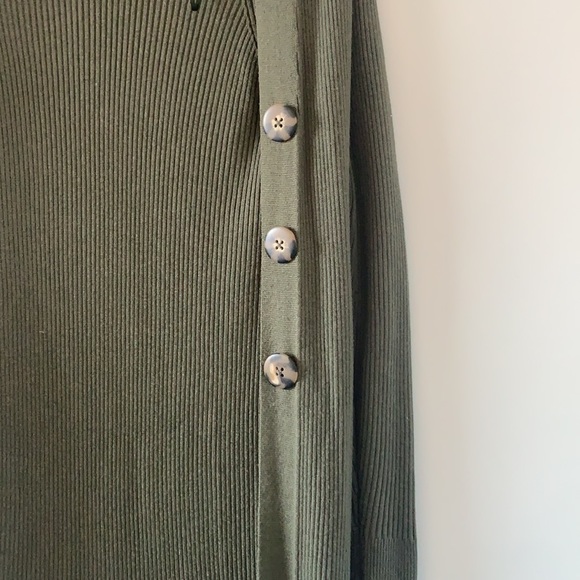 Long olive green cardigan with buttons - Picture 2 of 2